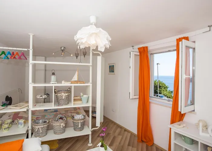 A Bright Hideaway